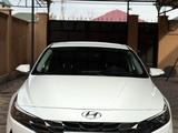 Hyundai Elantra 2021 годаүшін9 990 000 тг. в Шымкент – фото 2