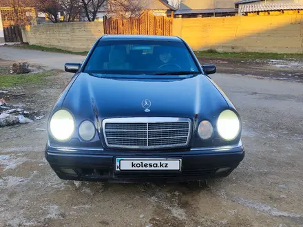 Mercedes-Benz E 230 1996 года за 2 300 000 тг. в Шымкент