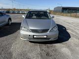Toyota Camry 2004 года за 2 500 000 тг. в Караганда – фото 2