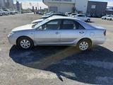 Toyota Camry 2004 года за 2 500 000 тг. в Караганда – фото 3