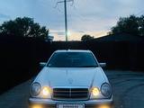 Mercedes-Benz E 280 1998 годаүшін3 500 000 тг. в Актобе – фото 3