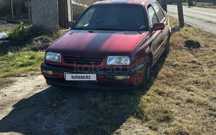 Volkswagen Vento 1992 годаfor2 100 000 тг. в Астана