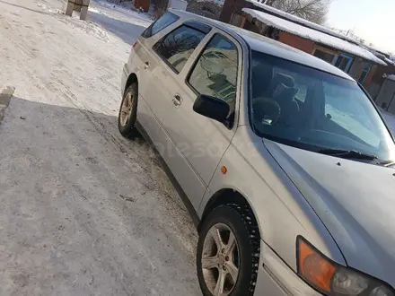 Toyota Vista 1999 года за 2 650 000 тг. в Семей – фото 2