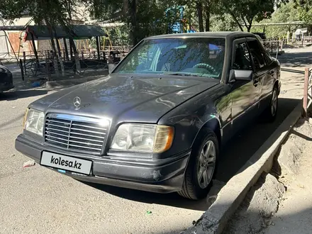 Mercedes-Benz E 200 1995 года за 2 000 000 тг. в Шымкент – фото 3