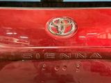 Крышка багажника на Toyota Sienna XL30 за 500 000 тг. в Тараз – фото 4
