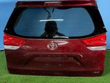 Крышка багажника на Toyota Sienna XL30 за 500 000 тг. в Тараз