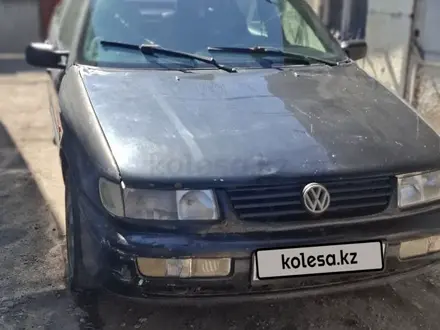 Volkswagen Passat 1994 года за 550 000 тг. в Алматы