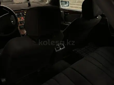 Mercedes-Benz E 230 1997 года за 2 300 000 тг. в Жезказган – фото 6