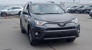 Toyota RAV4 2018 года за 11 950 000 тг. в Алматы