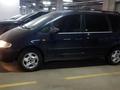 Volkswagen Sharan 1997 года за 3 200 000 тг. в Семей