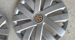 Диски штамп на поло комплект и колпаки комплект оригинал за 55 000 тг. в Талдыкорган – фото 3