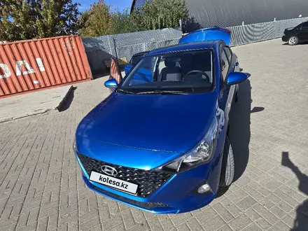 Hyundai Accent 2021 года за 8 500 000 тг. в Актобе