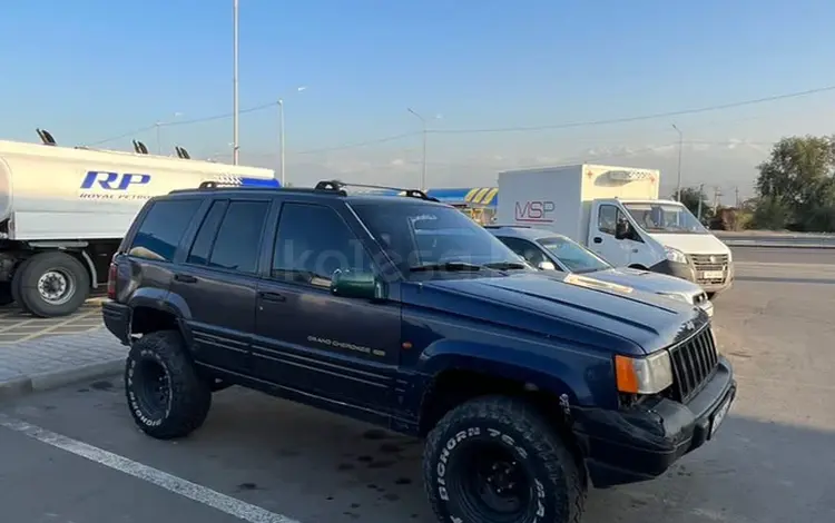 Jeep Grand Cherokee 1998 годаүшін2 600 000 тг. в Алматы