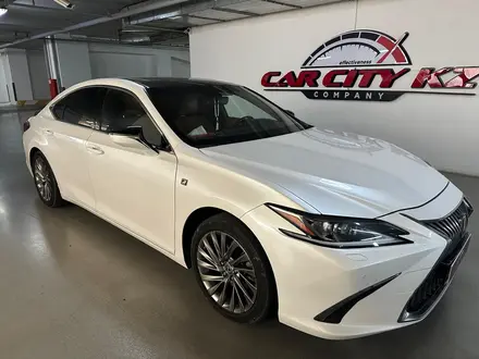 Lexus ES 250 2018 года за 18 200 000 тг. в Астана – фото 2