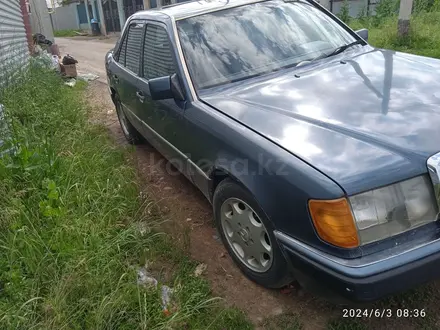 Mercedes-Benz E 200 1992 года за 1 100 000 тг. в Каскелен – фото 4