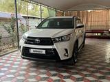 Toyota Highlander 2018 года за 19 500 000 тг. в Шымкент