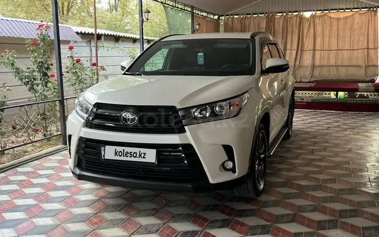 Toyota Highlander 2018 года за 19 500 000 тг. в Шымкент