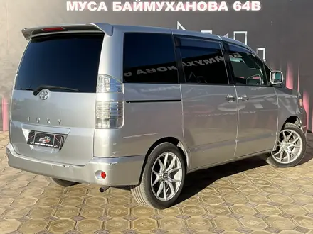 Toyota Voxy 2005 года за 4 000 000 тг. в Атырау – фото 10