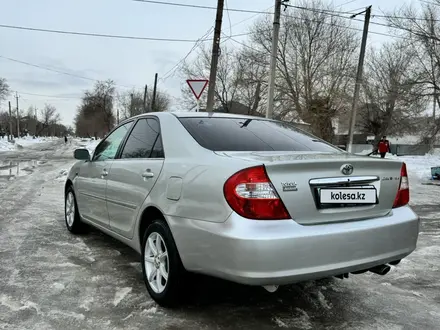 Toyota Camry 2003 года за 4 900 000 тг. в Актобе – фото 3