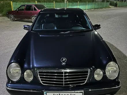 Mercedes-Benz E 320 2001 года за 4 500 000 тг. в Шымкент – фото 13