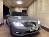 Mercedes-Benz S 500 2007 годаfor8 300 000 тг. в Алматы – фото 3