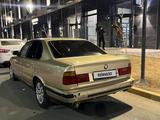 BMW 525 1990 года за 1 200 000 тг. в Атырау – фото 3