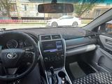 Toyota Camry 2015 года за 12 500 000 тг. в Атырау – фото 3