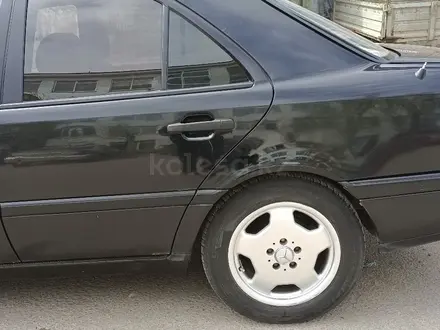 Mercedes-Benz C 180 1994 года за 2 200 000 тг. в Астана – фото 7