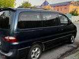 Hyundai Starex 1998 года за 3 100 000 тг. в Шымкент – фото 2