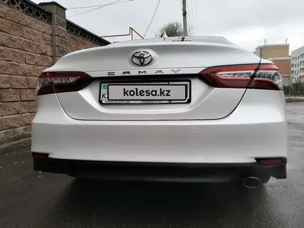 Toyota Camry 2019 года за 14 900 000 тг. в Астана – фото 2