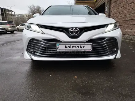 Toyota Camry 2019 года за 14 900 000 тг. в Астана – фото 26