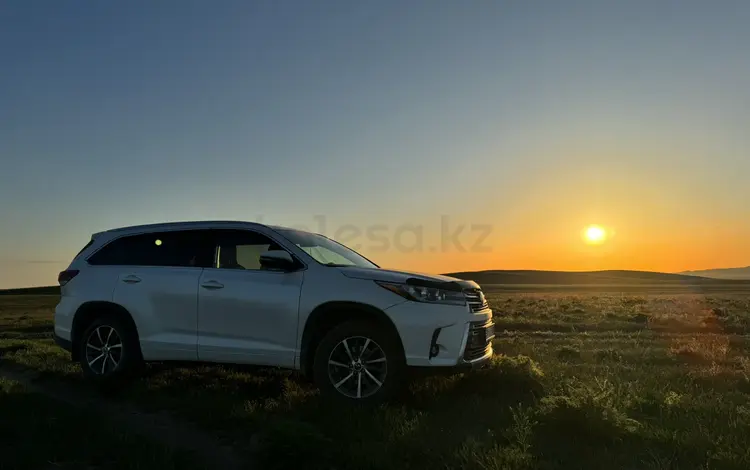 Toyota Highlander 2018 года за 15 300 000 тг. в Алматы