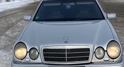 Mercedes-Benz E 230 1997 годаүшін2 573 000 тг. в Семей – фото 5