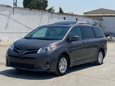 Toyota Sienna 2013 года за 5 600 000 тг. в Астана