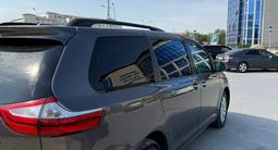 Toyota Sienna 2016 года за 15 500 000 тг. в Жанаозен – фото 3