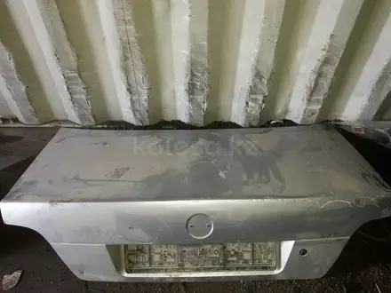 Крышка багажника за 10 000 тг. в Караганда