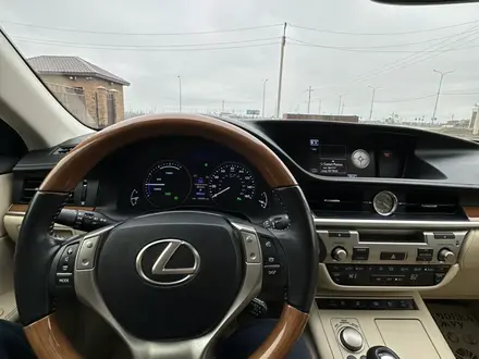 Lexus ES 300h 2014 года за 7 000 000 тг. в Атырау – фото 11