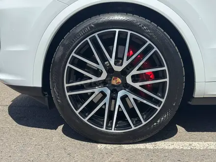 Porsche Cayenne 2024 года за 75 000 000 тг. в Алматы – фото 14