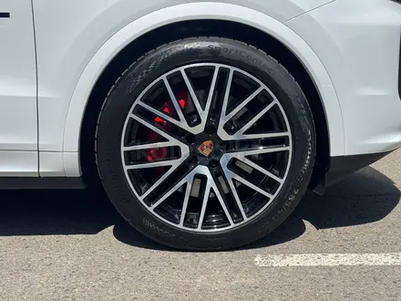 Porsche Cayenne 2024 года за 75 000 000 тг. в Алматы – фото 16