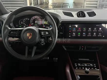 Porsche Cayenne 2024 года за 75 000 000 тг. в Алматы – фото 22