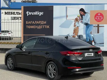 Hyundai Elantra 2017 года за 4 300 000 тг. в Актау – фото 3