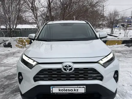 Toyota RAV4 2023 года за 18 290 000 тг. в Караганда – фото 3