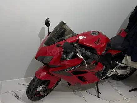 Honda  CBR 1000 RR/RA Fireblade 2005 года за 3 300 000 тг. в Алматы – фото 2
