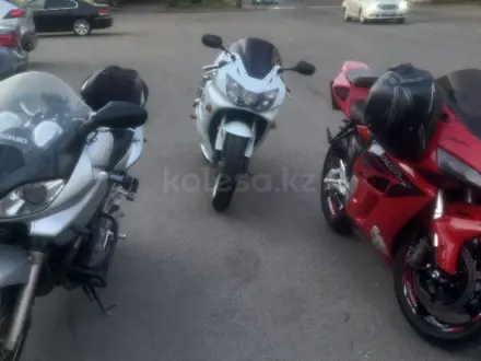 Honda  CBR 1000 RR/RA Fireblade 2005 года за 3 300 000 тг. в Алматы – фото 4