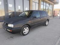 Volkswagen Golf 1996 годаүшін1 800 000 тг. в Шымкент