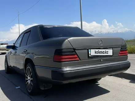 Mercedes-Benz E 230 1992 года за 2 000 000 тг. в Алматы – фото 15