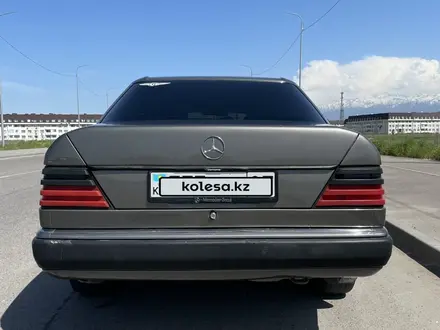 Mercedes-Benz E 230 1992 года за 2 000 000 тг. в Алматы – фото 16