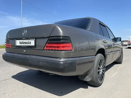 Mercedes-Benz E 230 1992 года за 2 000 000 тг. в Алматы – фото 10