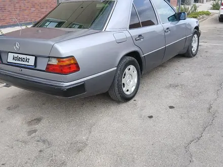 Mercedes-Benz E 230 1992 года за 2 200 000 тг. в Шымкент – фото 3