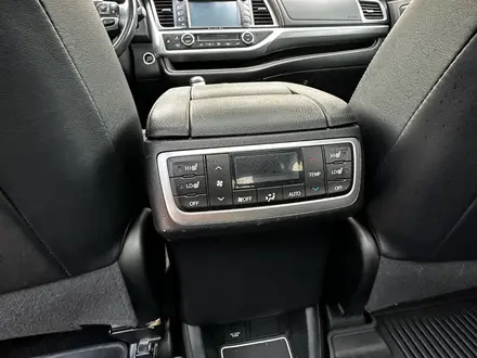 Toyota Highlander 2019 года за 20 500 000 тг. в Актобе – фото 13